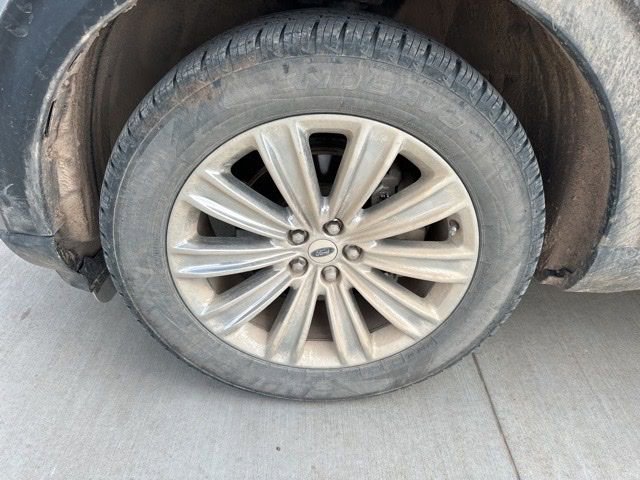 Used 2021 Ford Explorer Limited w/ Equipment Group 301A image 2