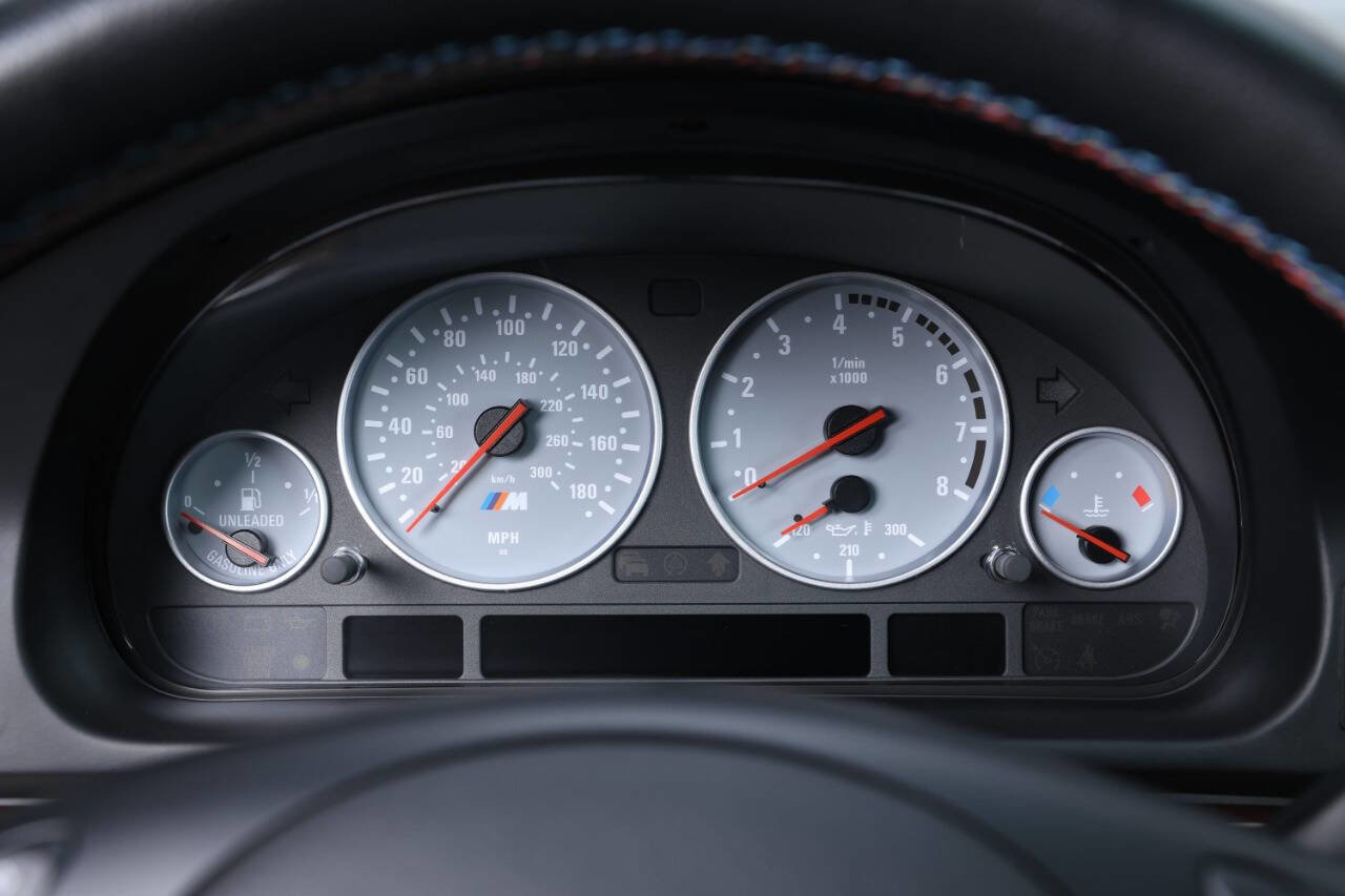 Used 2002 BMW M5 image 72