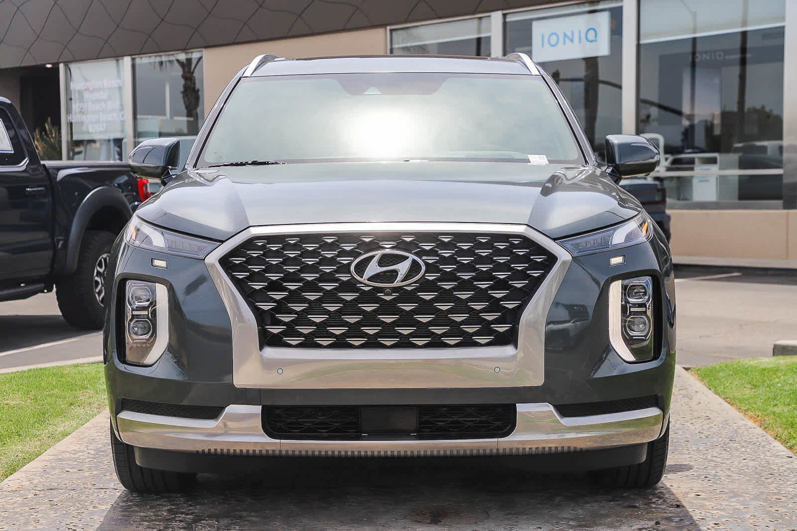 Used 2022 Hyundai Palisade Calligraphy w/ Cargo Package AWD/4WD image 2