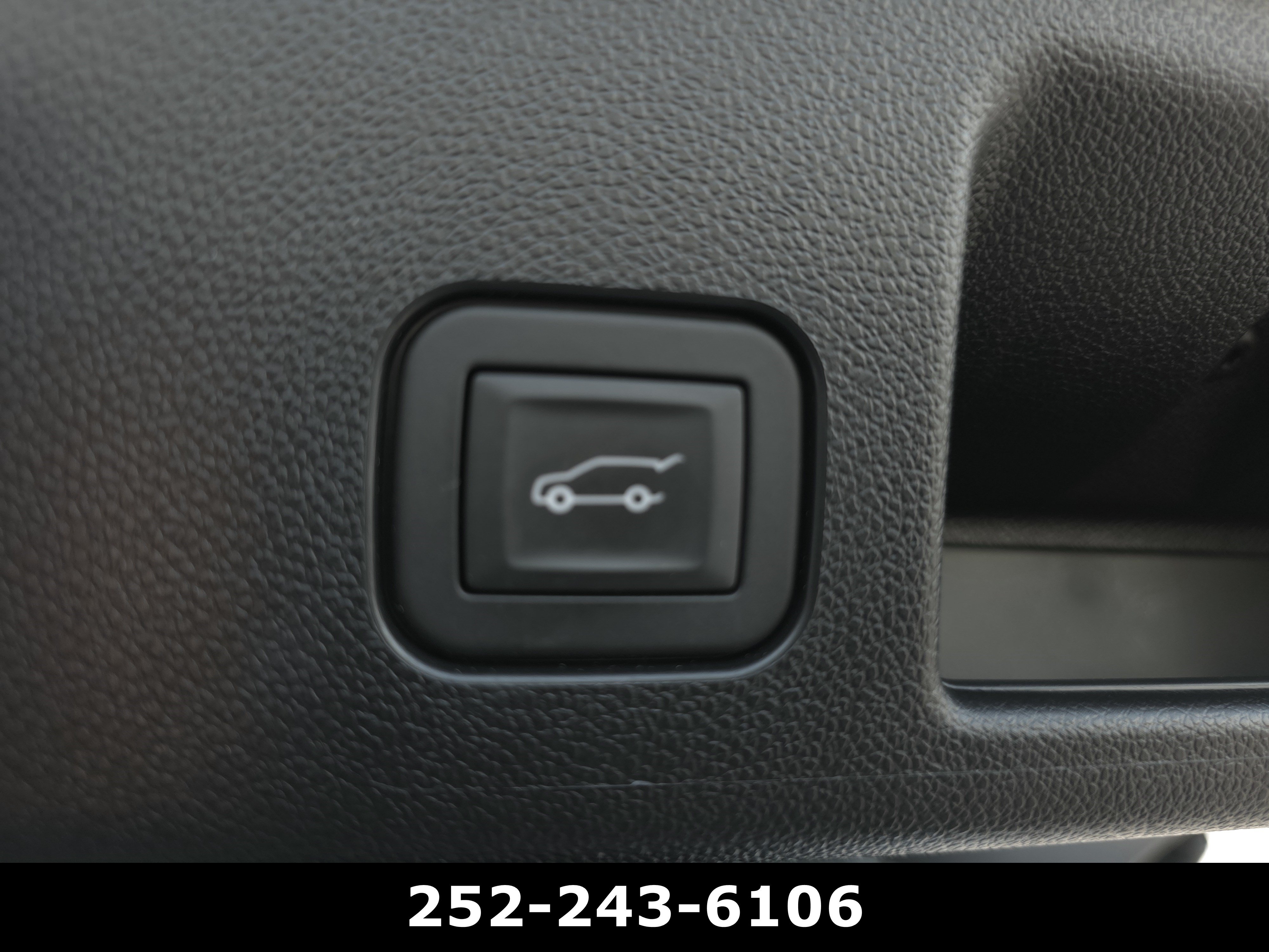 Used 2024 Chevrolet Equinox EV RS FWD image 41