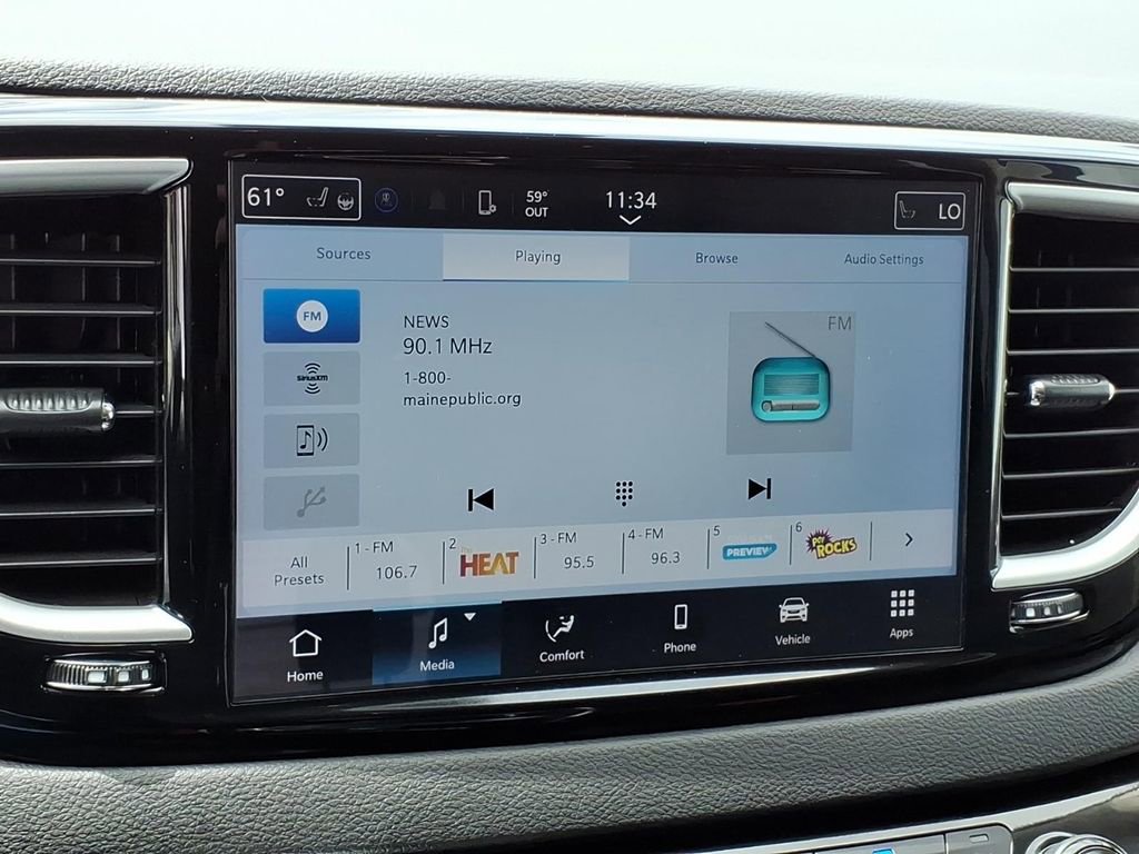 Used 2024 Chrysler Pacifica Touring-L FWD image 21