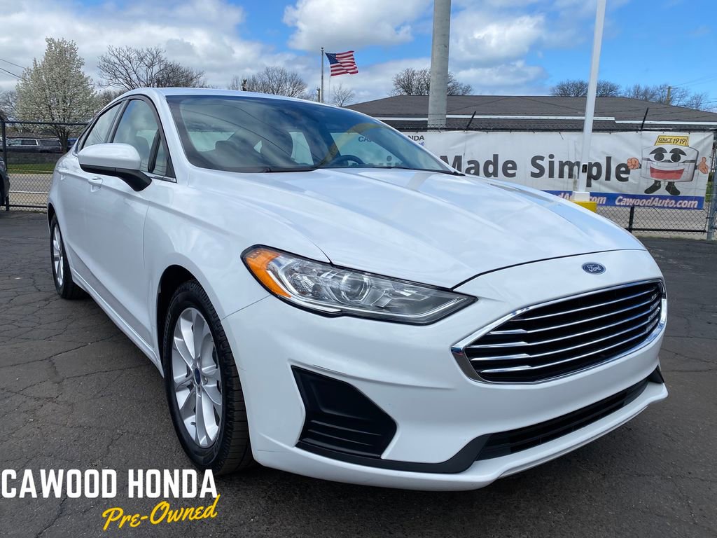 Used 2020 Ford Fusion SE FWD image 1