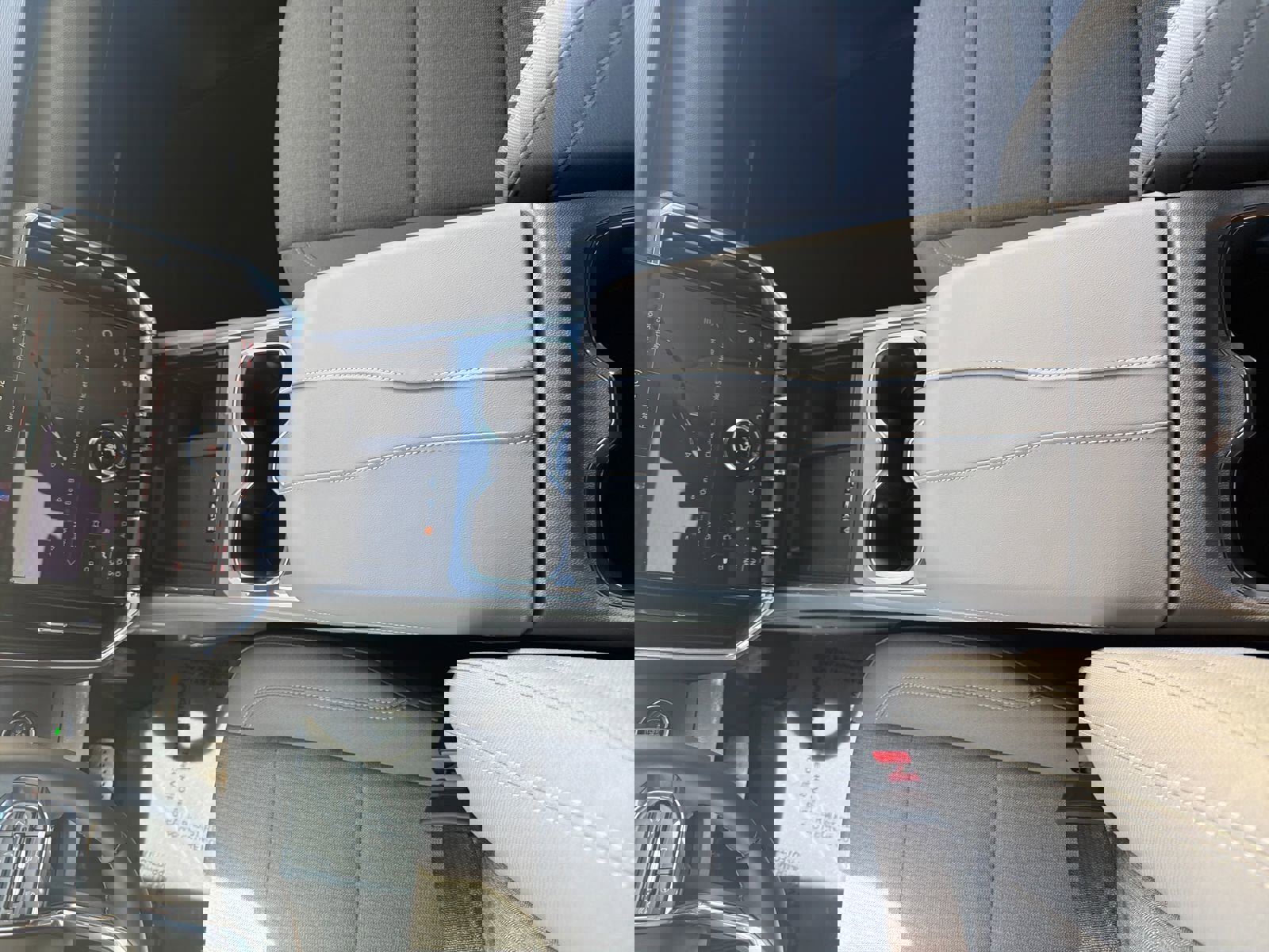 New 2026 GMC Acadia Elevation image 28