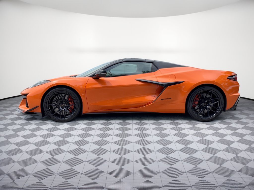 Certified 2023 Chevrolet Corvette Z06 w/ Z07 Performance Package RWD image 2