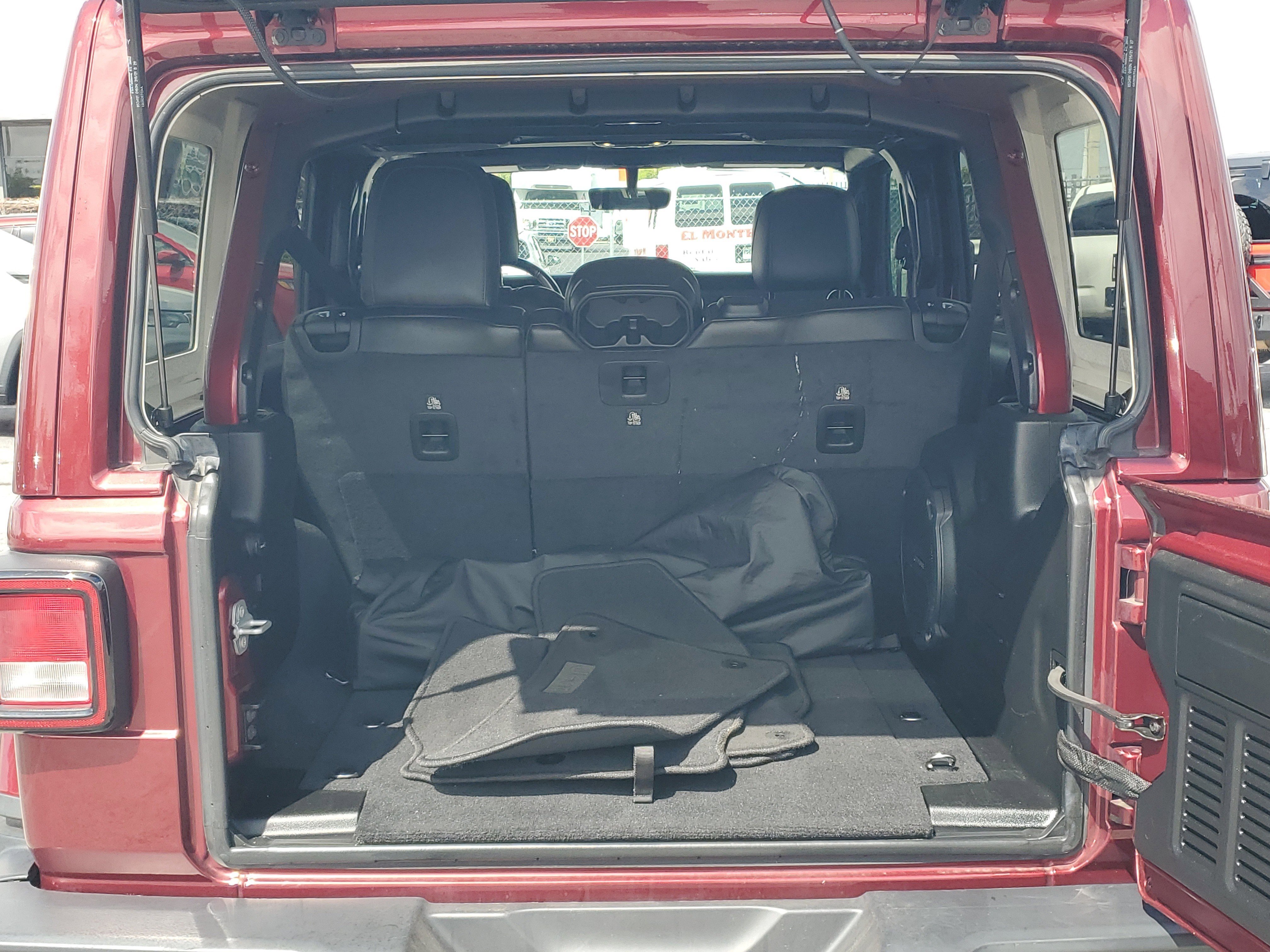 Used 2021 Jeep Wrangler Unlimited Sahara AWD/4WD image 6