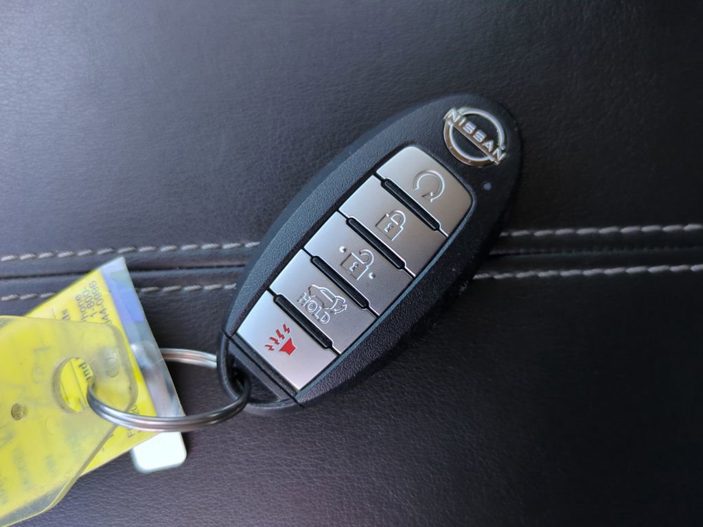 Certified 2022 Nissan Pathfinder SV w/ SV Premium Package AWD/4WD image 23