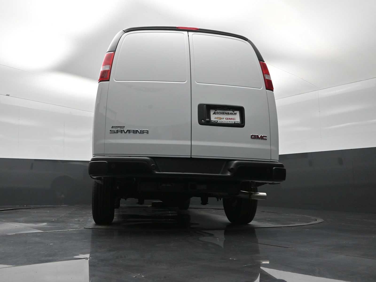 New 2026 GMC Savana 3500 Extended w/ Driver Convenience Package RWD image 22