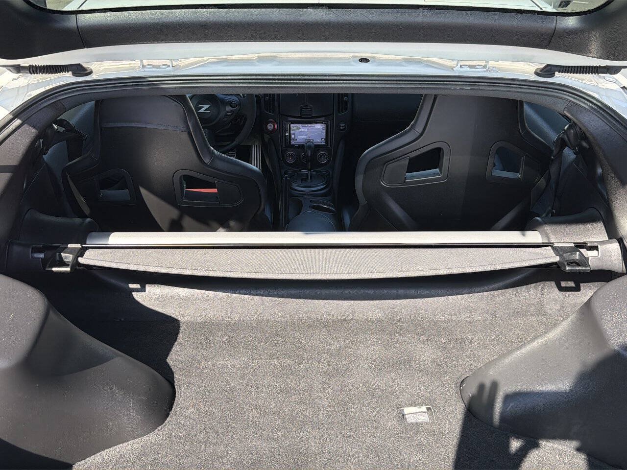 Used 2017 Nissan 370Z NISMO RWD image 9
