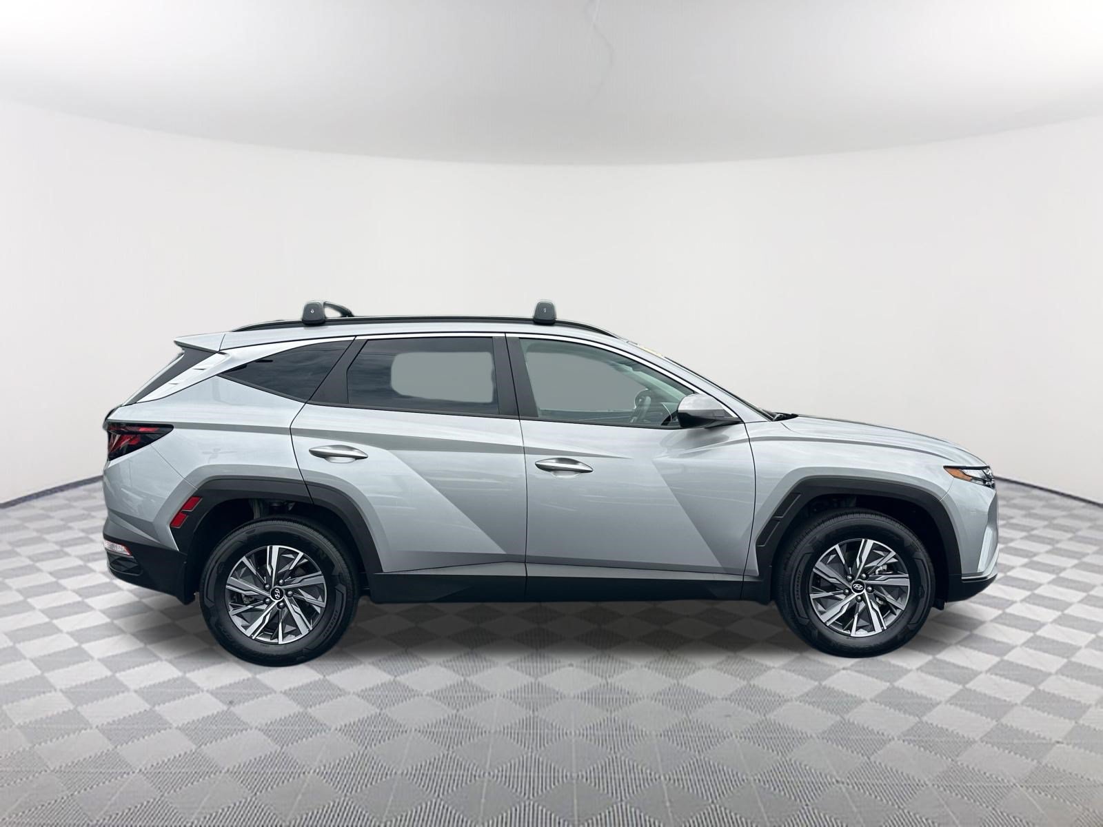 Used 2024 Hyundai Tucson Blue AWD/4WD image 4
