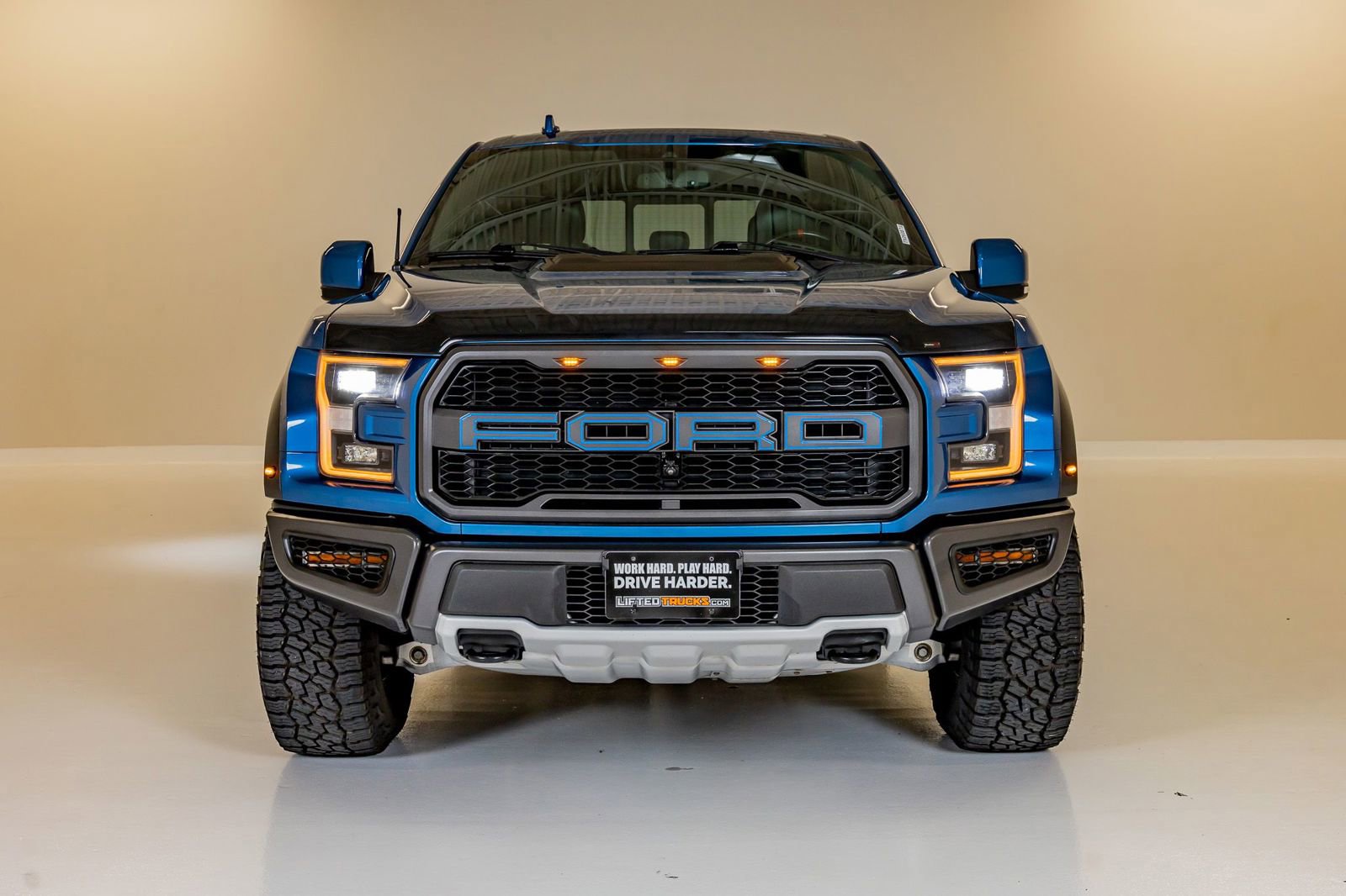 Used 2019 Ford F150 Raptor w/ Equipment Group 802A Luxury AWD/4WD image 2