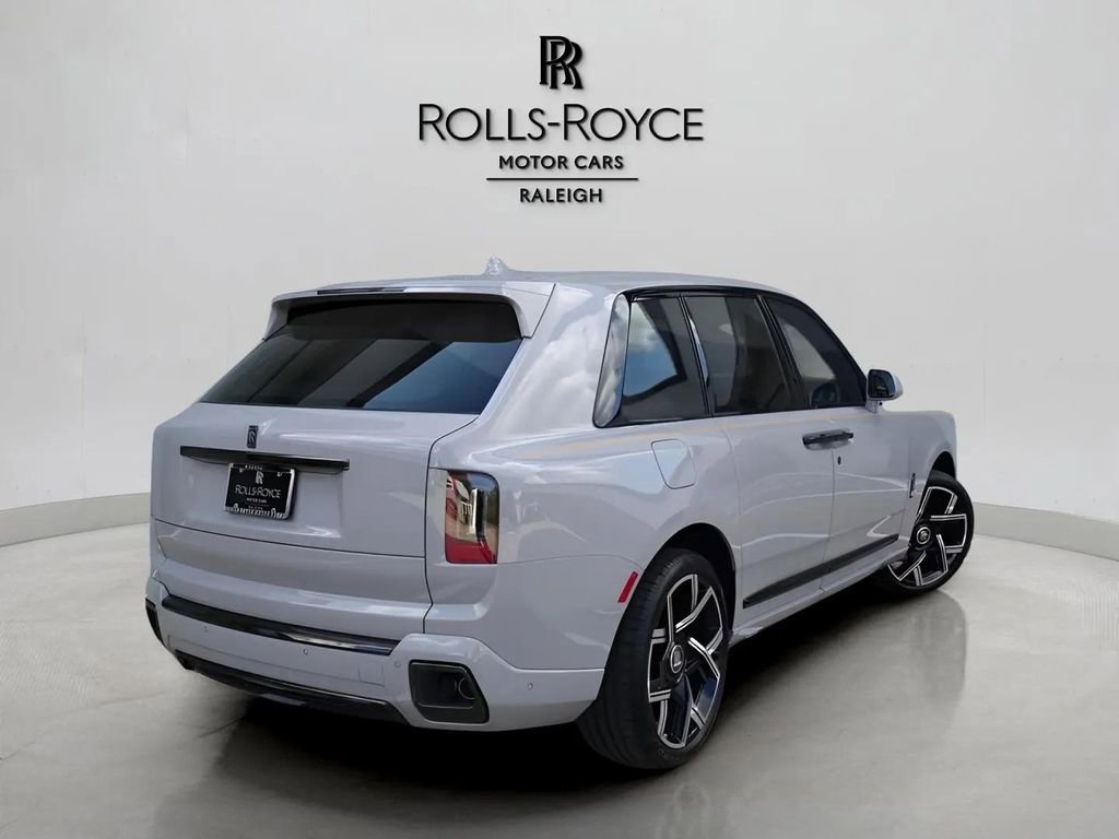 New 2025 Rolls-Royce Cullinan Black Badge image 2