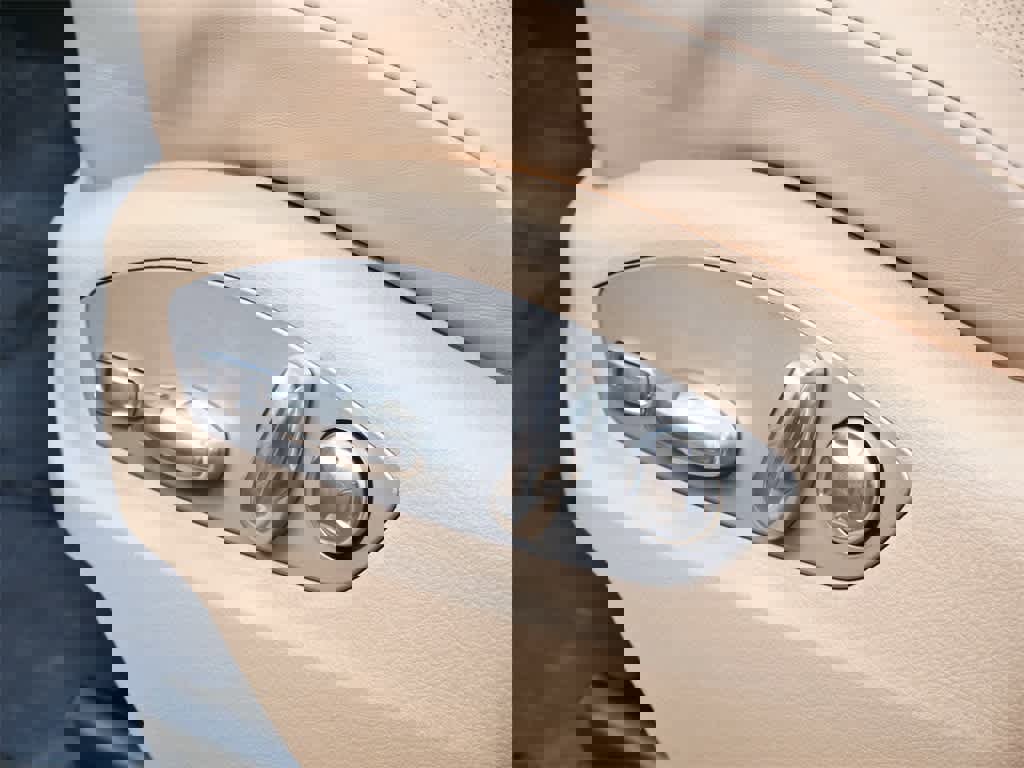 Used 2025 Porsche Macan image 12