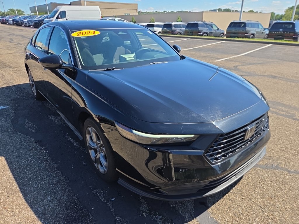 Used 2024 Honda Accord EX image 11