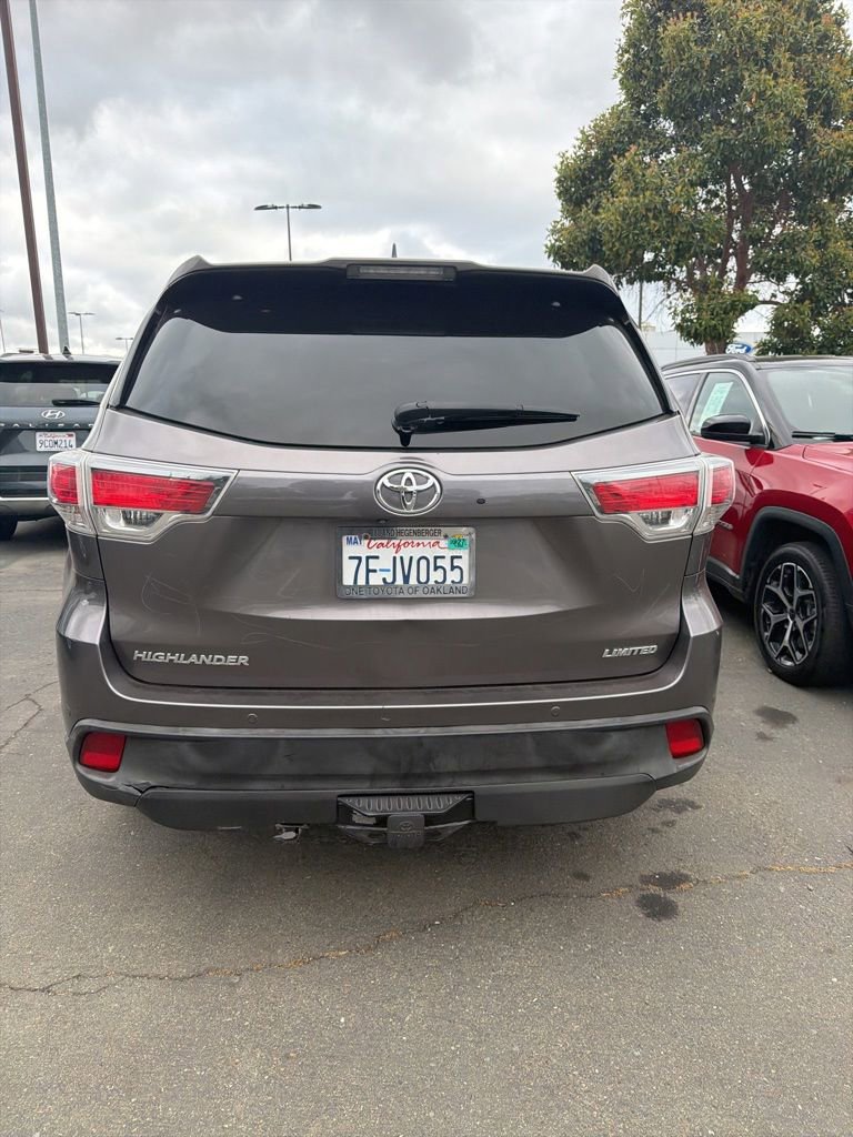 Used 2014 Toyota Highlander Limited FWD image 3