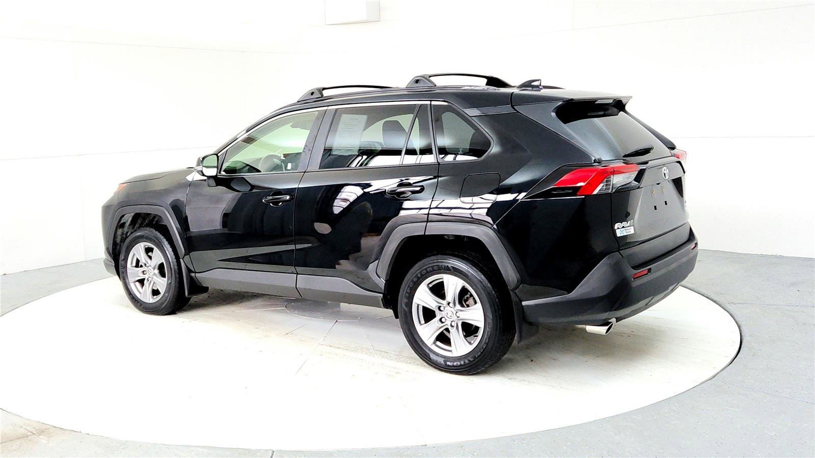 Certified 2023 Toyota RAV4 XLE w/ Convenience Package image 4