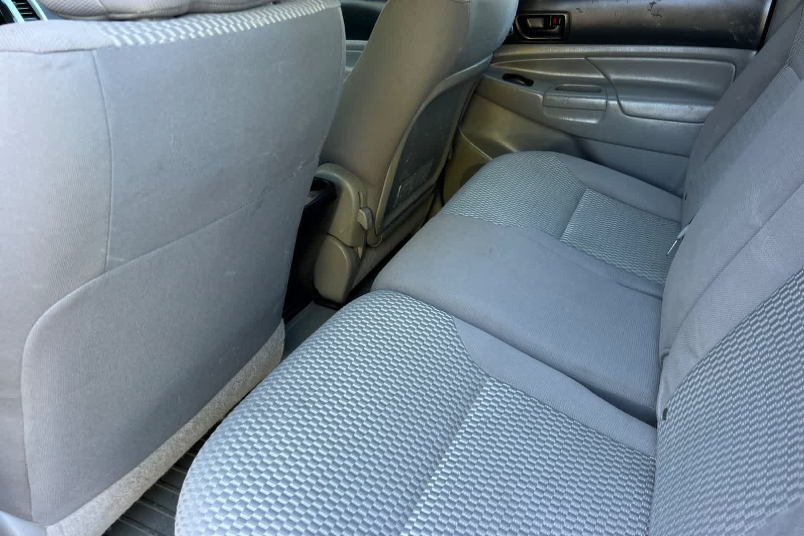 Used 2014 Toyota Tacoma PreRunner w/ SR5 Package RWD image 4