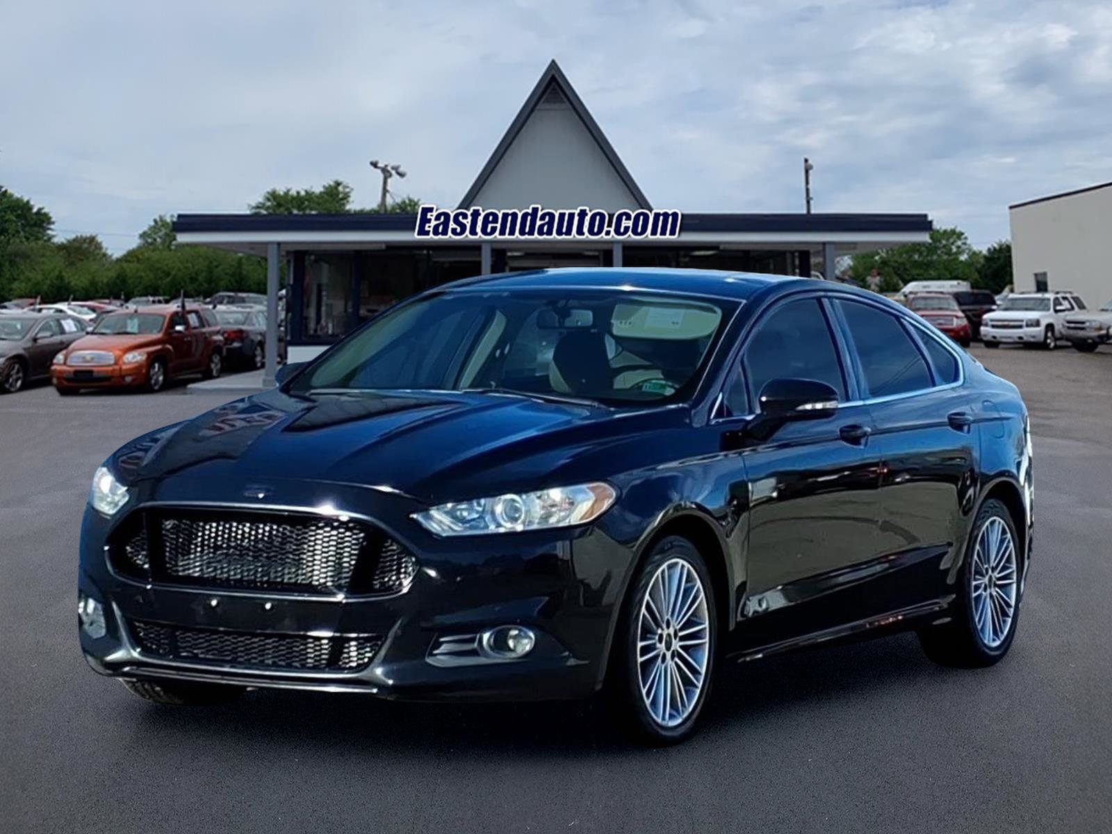 Used 2015 Ford Fusion SE w/ Equipment Group 202A image 1