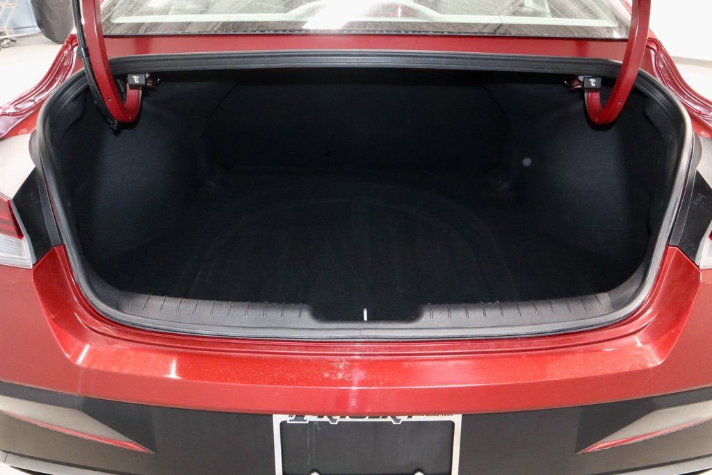 Certified 2025 Hyundai Elantra SEL image 19