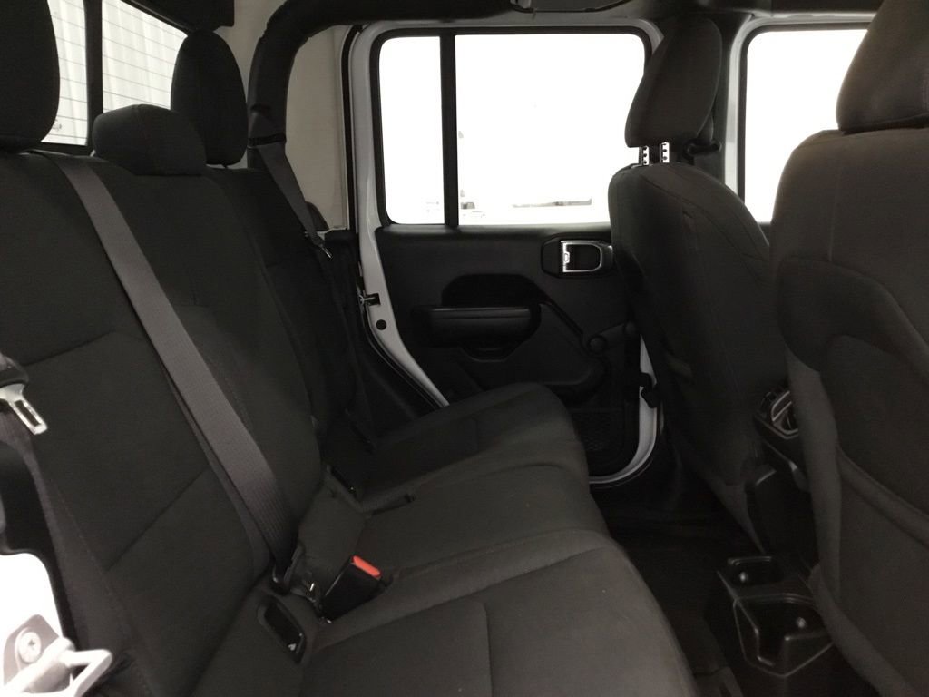 Used 2021 Jeep Gladiator Sport image 16