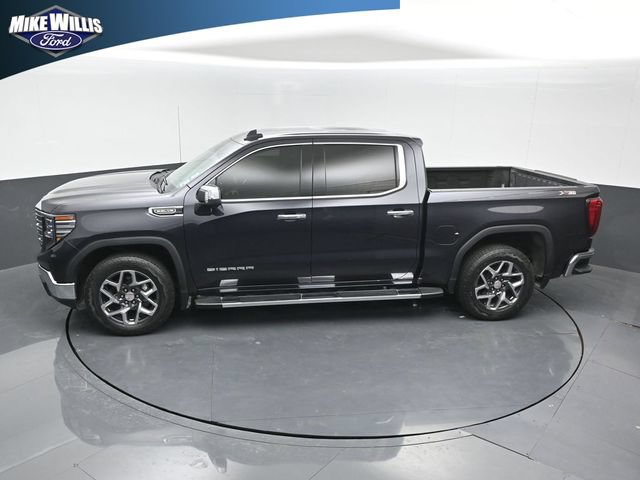 Used 2023 GMC Sierra 1500 SLT w/ SLT Premium Package AWD/4WD image 12
