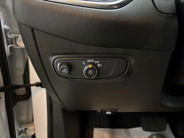 Used 2022 Chevrolet Equinox LT image 39