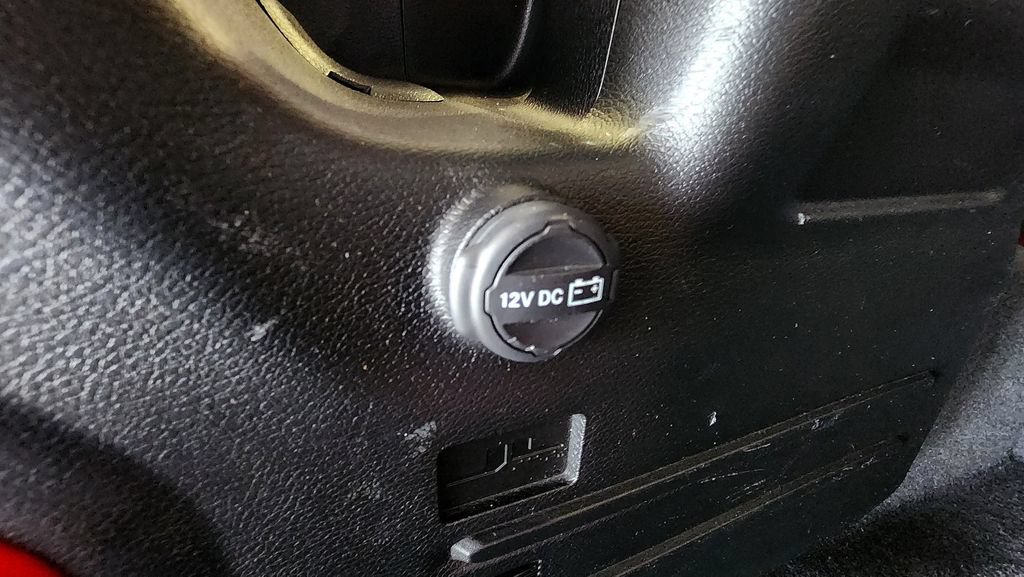 Used 2021 Jeep Wrangler Unlimited Sahara AWD/4WD image 8