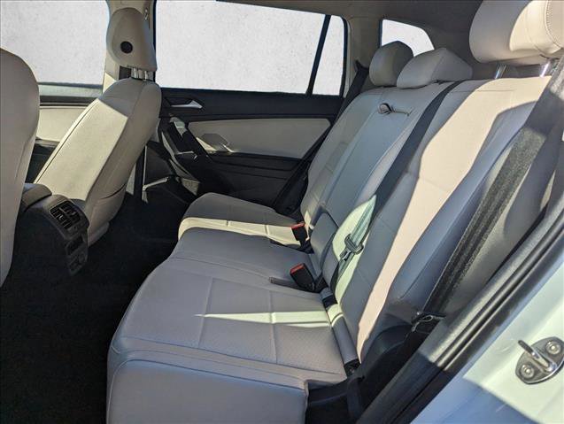 Used 2020 Volkswagen Tiguan SE image 18