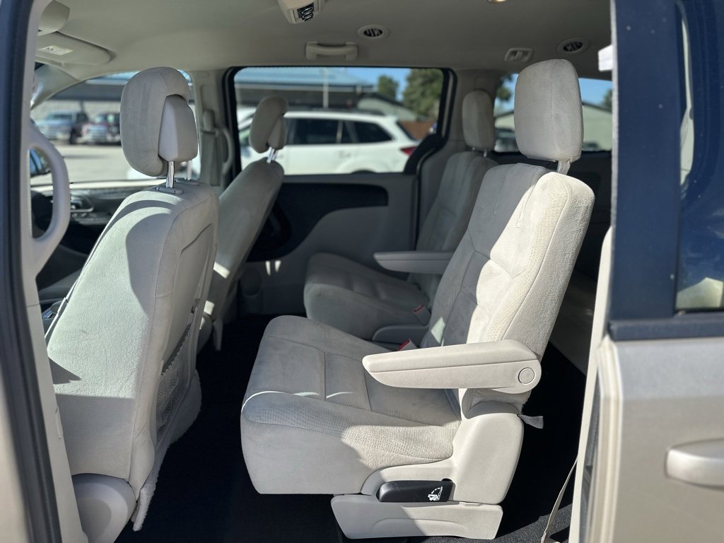 Used 2014 Dodge Grand Caravan SXT w/ UConnect Hands-Free Group image 27