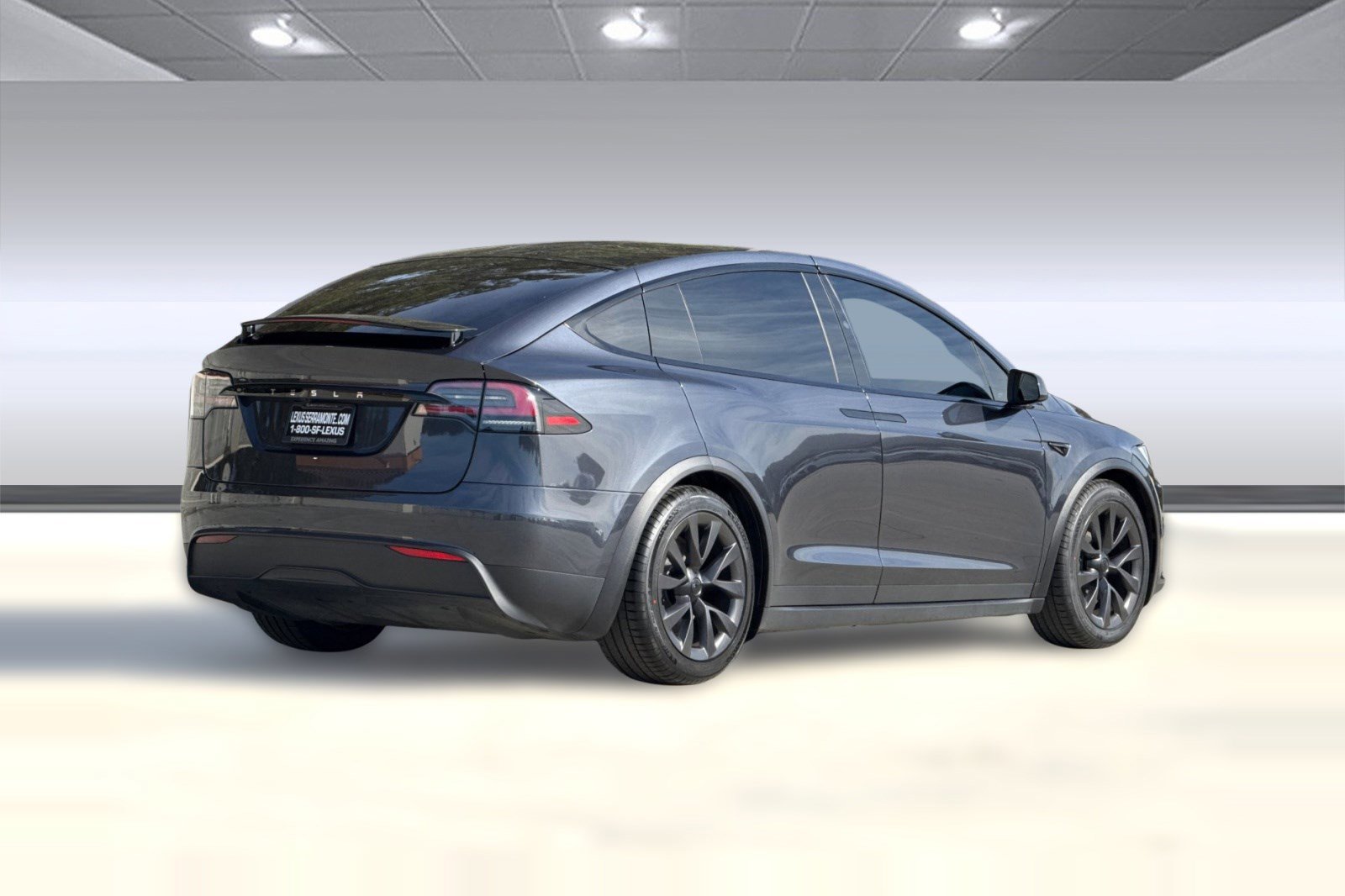 Used 2024 Tesla Model X image 8