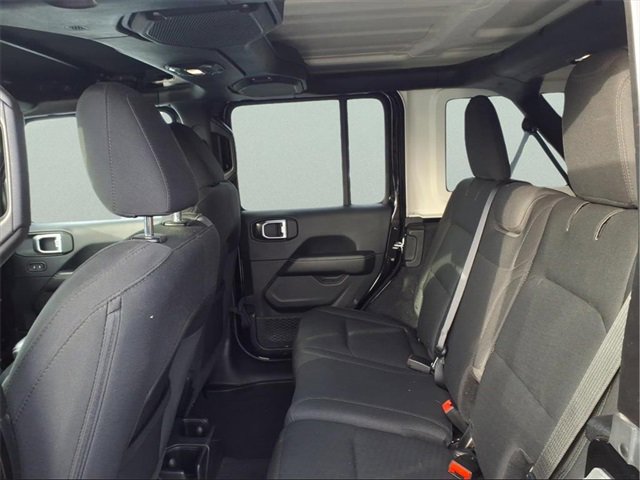 Used 2018 Jeep Wrangler Unlimited Sahara w/ Cold Weather Group image 8