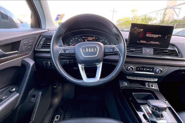 Certified 2023 Audi Q5 2.0T Premium w/ Convenience Package AWD/4WD image 5