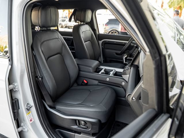 New 2026 Land Rover Defender 110 X AWD/4WD image 32