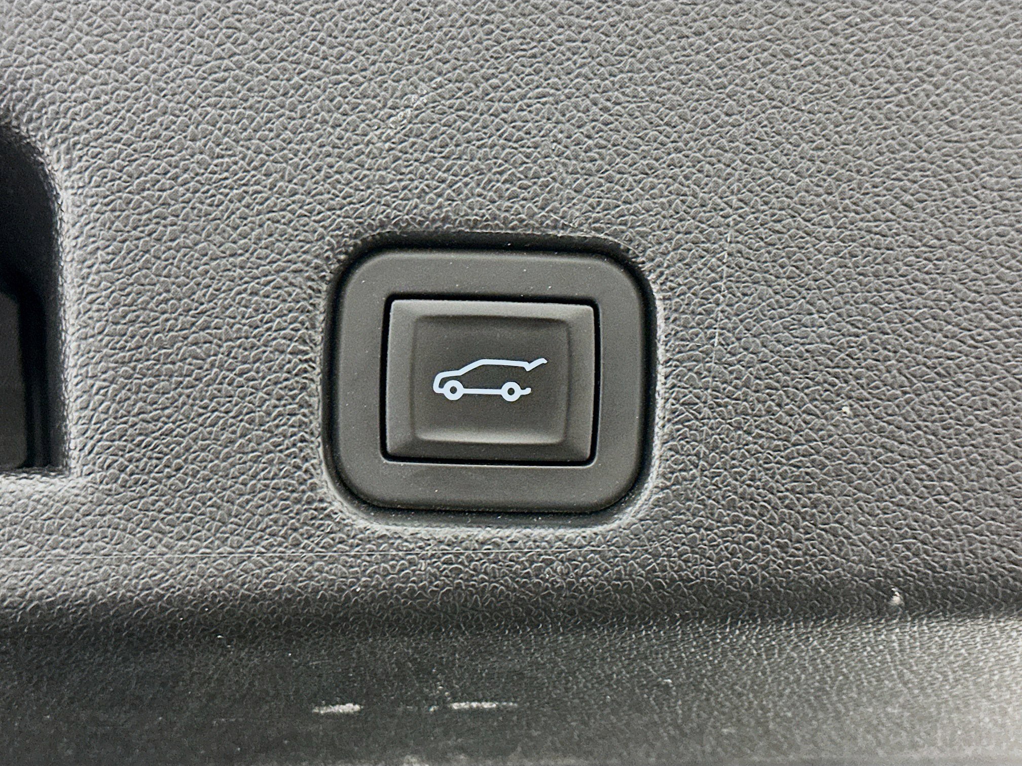 Used 2025 Chevrolet Traverse LT AWD/4WD image 32