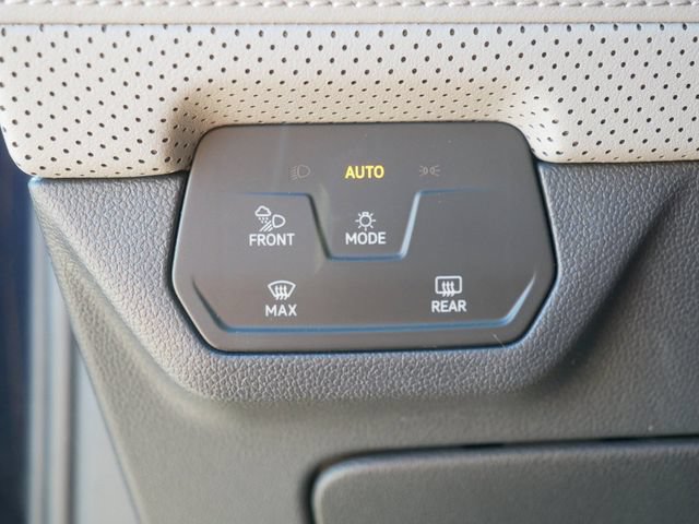 Certified 2026 Volkswagen Atlas Peak Edition AWD/4WD image 24