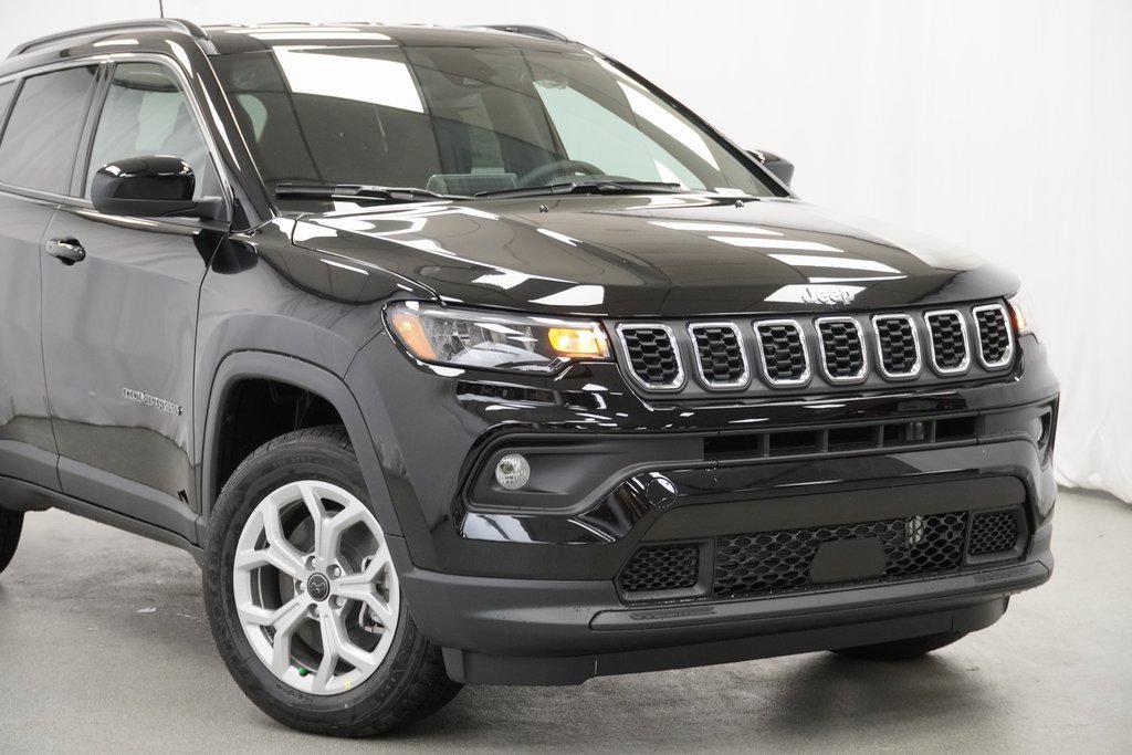Certified 2025 Jeep Compass Latitude w/ Convenience Group image 3