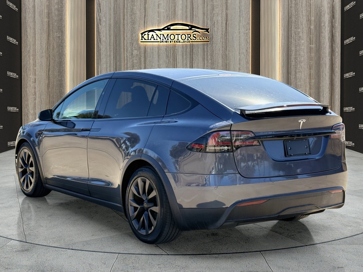 Used 2023 Tesla Model X image 8