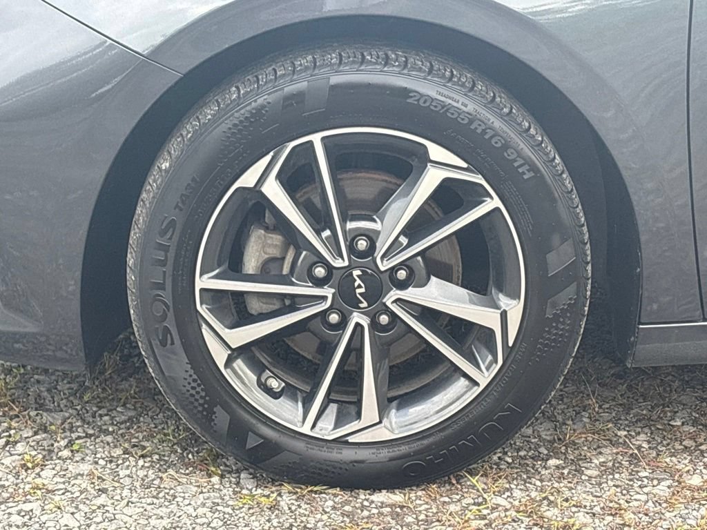 Certified 2023 Kia Forte LXS FWD image 11
