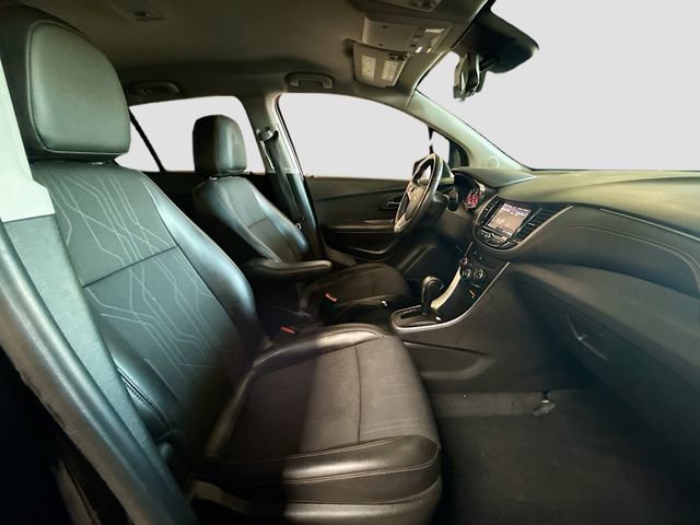 Used 2020 Chevrolet Trax LT w/ Driver Confidence Package image 24