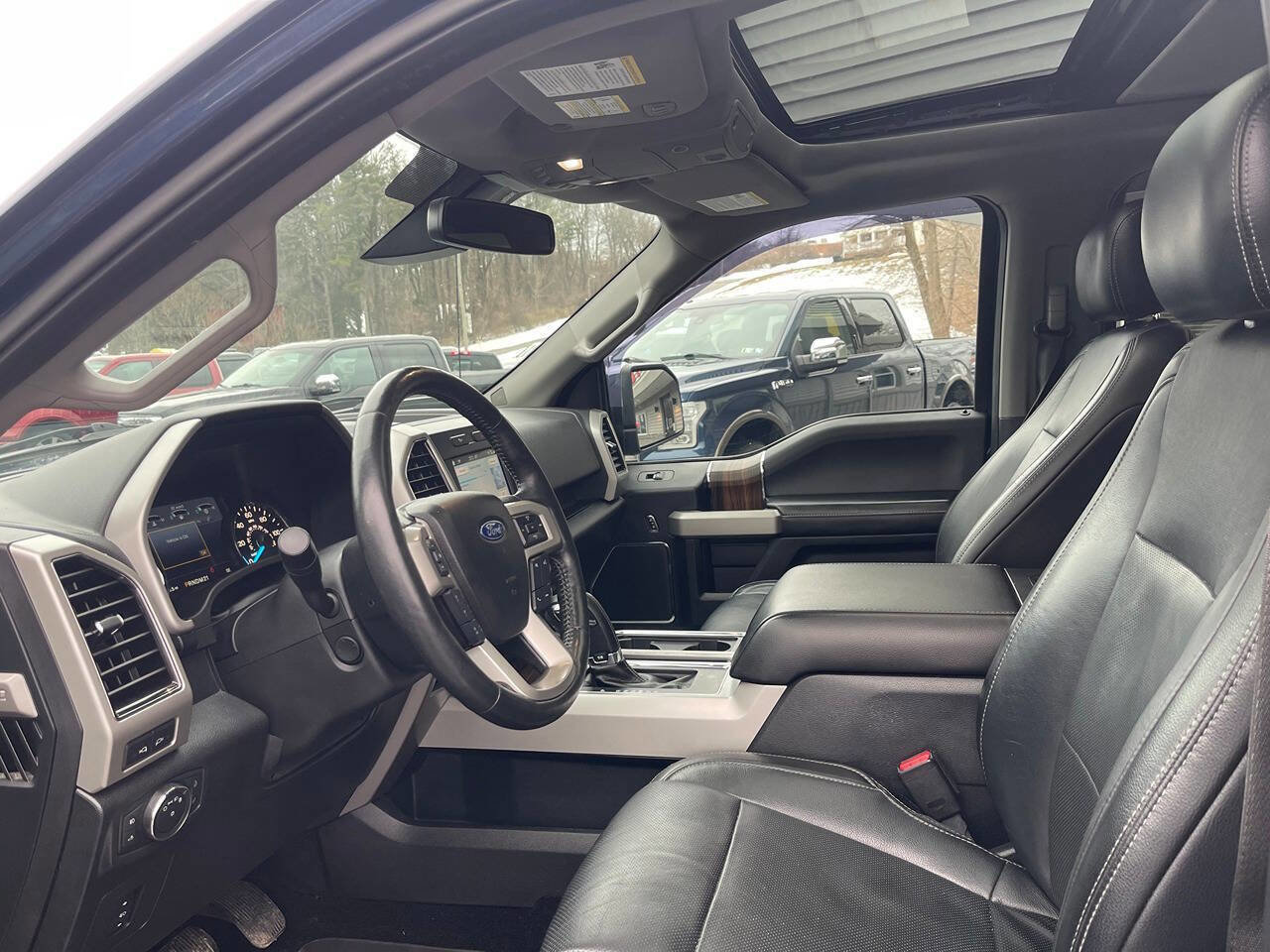 Used 2017 Ford F150 Lariat w/ Equipment Group 502A Luxury image 20