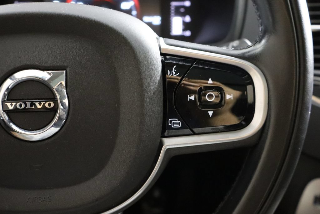 Used 2018 Volvo XC90 T5 Momentum w/ Convenience Package FWD image 10