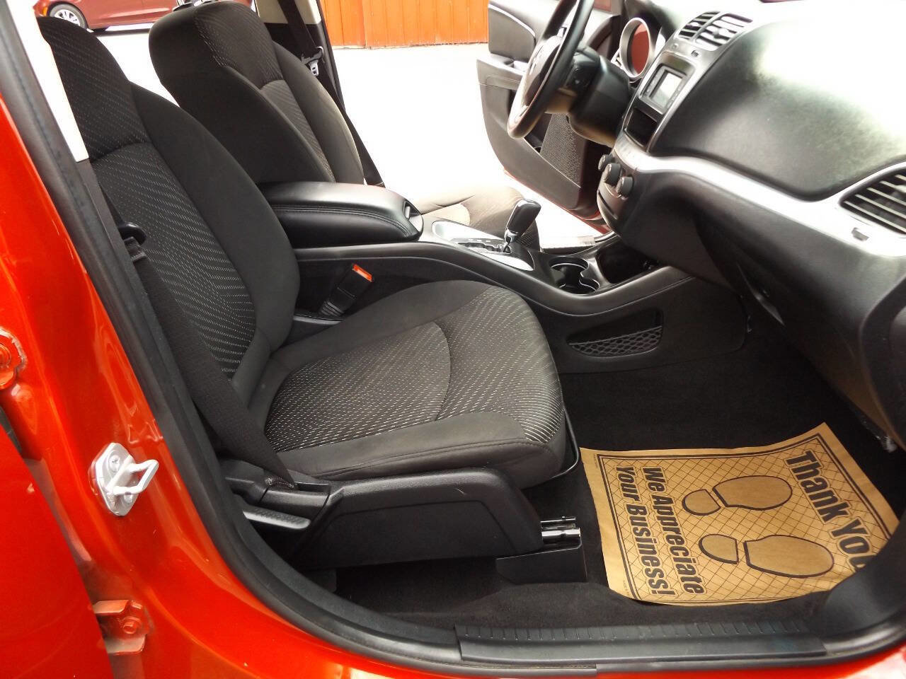 Used 2014 Dodge Journey SXT w/ Flexible Seating Group image 22