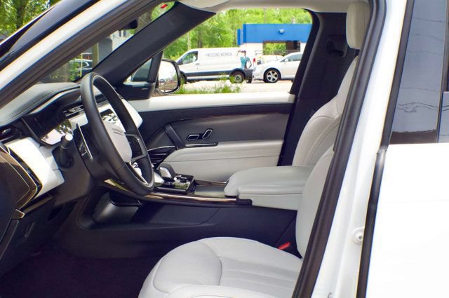 Used 2023 Land Rover Range Rover Sport SE AWD/4WD image 20