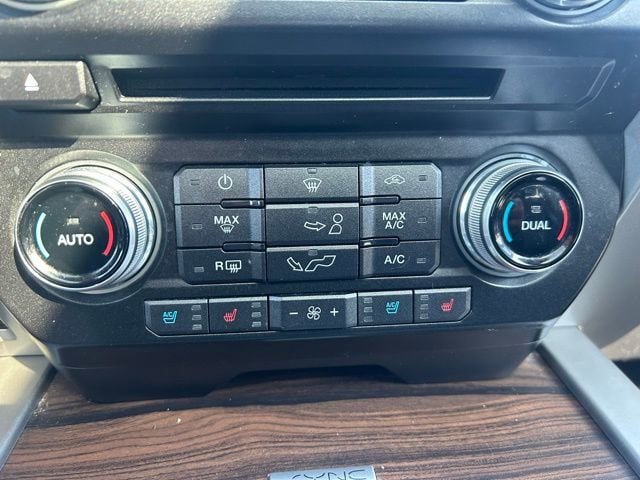 Used 2017 Ford F150 Lariat w/ Equipment Group 502A Luxury AWD/4WD image 30