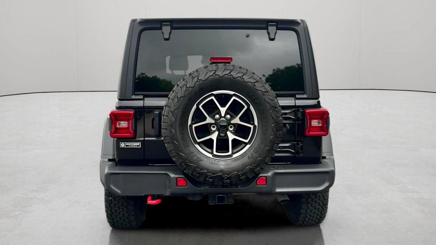 Used 2024 Jeep Wrangler Unlimited Rubicon w/ Dual Top Group AWD/4WD image 5