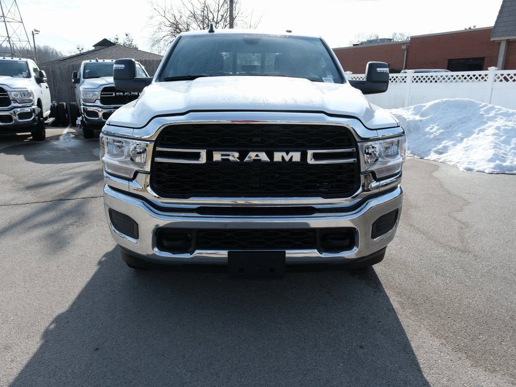 Used 2024 RAM 3500 Tradesman w/ Chrome Appearance Group AWD/4WD image 12