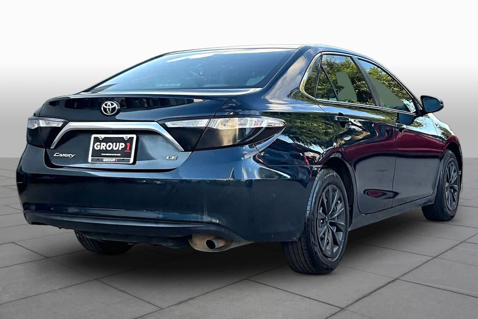 Used 2016 Toyota Camry LE FWD image 13