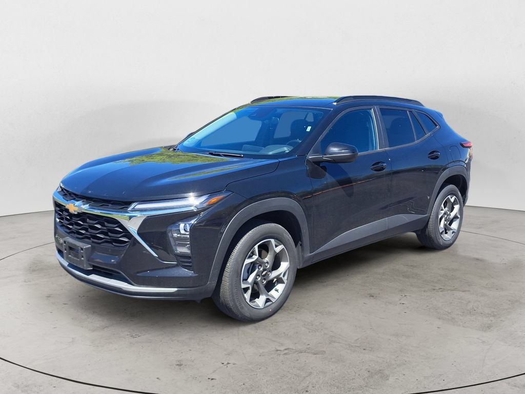 Used 2025 Chevrolet Trax LT w/ LT Convenience Package FWD image 8