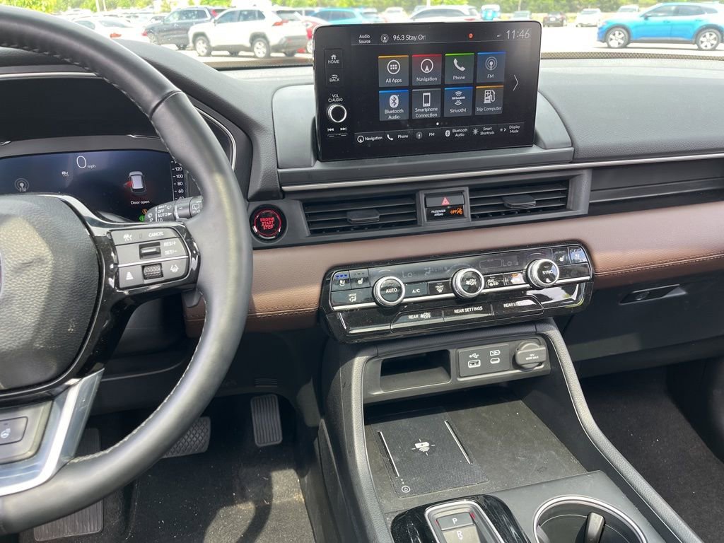 Used 2025 Honda Pilot Elite image 18