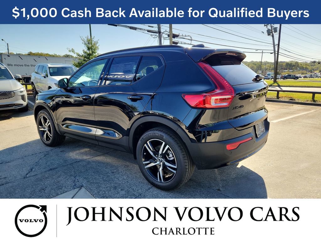 New 2026 Volvo XC40 B5 Core w/ Climate Package image 3