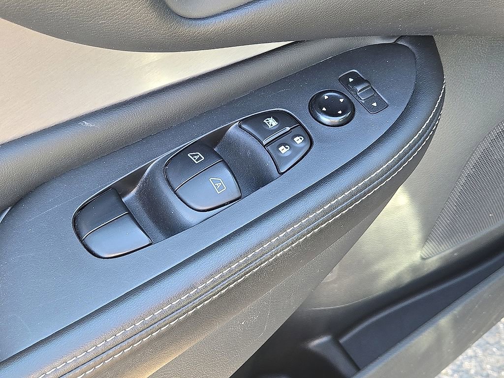 Used 2023 Nissan Murano SV image 23